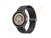 black-silicone-band-for-smartwatch-samsung-galaxy-watch5-40mm-watch5-pro